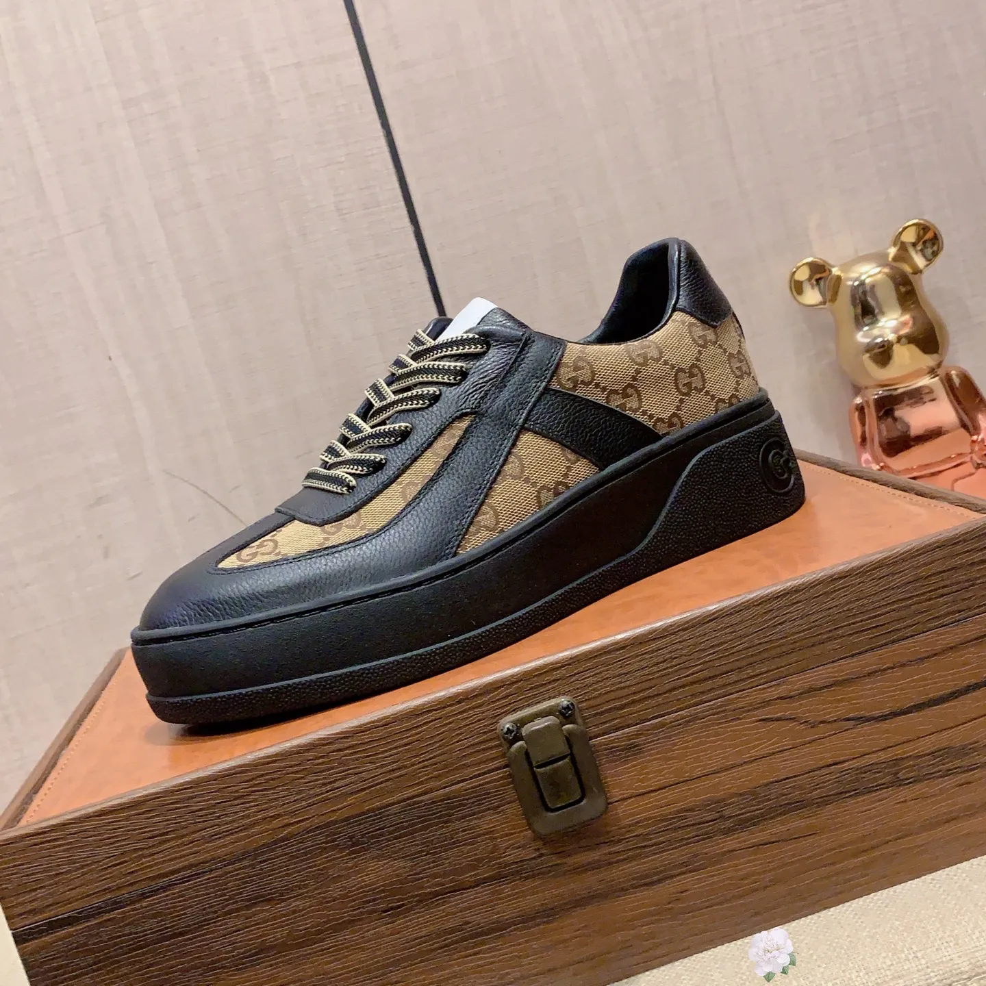 Men's men's shoes💰420💰💰🎩🎩[Lightning][Lightning] "GUCCI*" The latest and most popular casual sports shoes, top brand [seduce] luxury ~ purchasing agent, top quality ~. [Strong] The upper is made of imported breathable cowhide with material ➕ breathable sheepskin feet (•) and fine workmanship. The original stylish and stylish soft rubber wear-resistant and non-slip outsole is light and comfortable on the feet. The real thing looks better when photographed in person. 012: code: 38-44, can be customized to 45, 3️⃣ colors are available